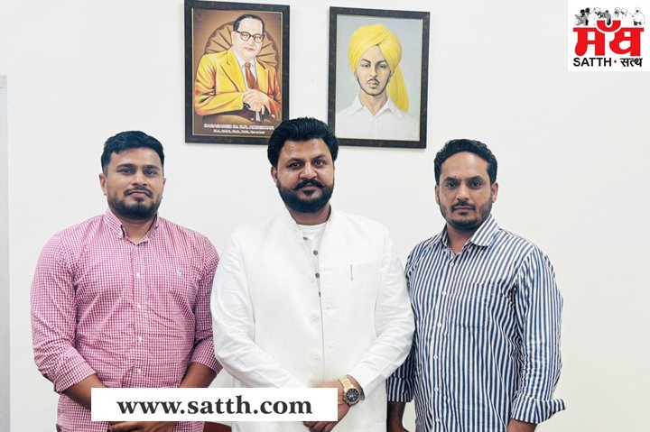 ਚੋਧਰੀ ਹੇਮਰਾਜ ਰਾਜੀ ਸਾਹਨੇਵਾਲ ਨੂੰ  ਮਾਰਕੀਟ ਕਮੇਟੀ ਚੇਅਰਮੈਨ ਬਨਣ ਤੇ ਗਿੰਦੀ ਸਰਪੰਚ ਤੇ ਰਾਜੂ ਠੇਕੇਦਾਰ ਨੇ ਦਿੱਤੀ ਵਧਾਈ