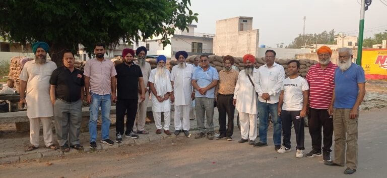 ਆਉਣ ਵਾਲੇ ਝੋਨੇ ਦੇ ਸੀਜ਼ਨ ਨੂੰ ਮੁੱਖ ਰੱਖਦੇ ਹੋਏ ਆੜਤੀਆ ਅਤੇ ਕਿਸਾਨਾ ਵੱਲੋਂ ਹੈ ਦਾਣਾ ਮੰਡੀ ਵਿਖੇ ਕੀਤੀ ਗਈ ਮੀਟਿੰਗ।