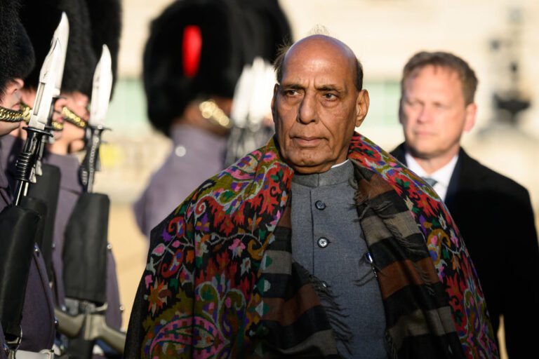 ਪਾਕਿਸਤਾਨ ਨਾਲ ਵਧਦੇ ਤਣਾਅ ਵਿਚਕਾਰ ਰਾਜਨਾਥ ਸਿੰਘ ਨੇ ਰੱਖਿਆ ਮੁਖੀਆਂ ਨਾਲ ਕੀਤੀ ਉੱਚ ਪੱਧਰੀ ਸੁਰੱਖਿਆ ਮੀਟਿੰਗ