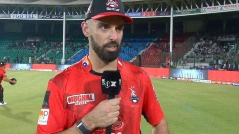 ਡੈਰਿਲ ਮਿਸ਼ੇਲ ਨੇ ਖਾਧੀ ਸੋਂਹ “ਕਦੇ ਨਹੀਂ ਪਰਤਾਂਗਾ ਪਾਕਿਸਤਾਨ” – ਛੋਟੇ ਬੱਚੇ ਵਾਂਗ ਰੋਣ ਲੱਗ ਪਿਆ ਟੌਮ ਕੁਰਨ