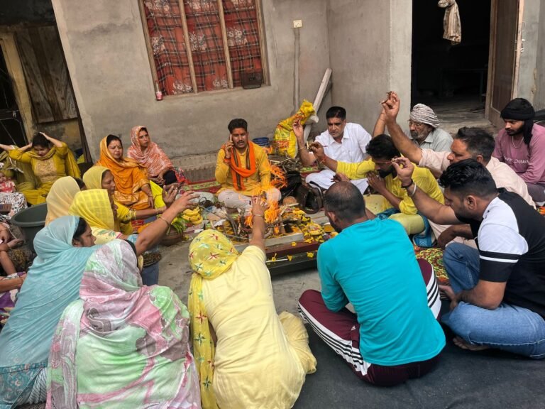 ਮੁੱਤੋਂ ਵਿਖੇ ਸ਼ਰਧਾਲੂਆਂ ਨੇ ਮਾਂ ਬਗਲਾਮੁਖੀ ਦੀ ਕੀਤੀ ਪੂਜਾ ਅਰਚਨਾ