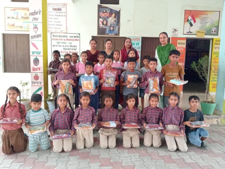 ਐਂਟੀ ਕਾਸਟ ਤੇ ਸੋਸ਼ਲ ਵੈਲਫੇਅਰ ਸੋਸਾਇਟੀ ਨੇ ਸੁੱਧਾ ਮਾਜਰਾ ਸਕੂਲ ‘ਚ ਵੰਡੀ ਸਟੇਸ਼ਨਰੀ 