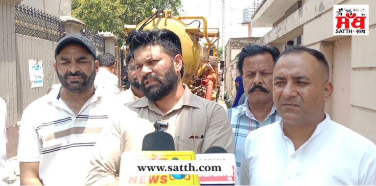 ਆਉਣ ਵਾਲੀਆਂ ਬਰਸਾਤਾਂ ਨੂੰ ਮੱਦੇਨਜ਼ਰ ਰੱਖਦੇ ਹੋਏ ਬਲਾਚੌਰ ਦੇ ਸੀਵਰ ਦੀ ਸਫਾਈ ਕਰਵਾਈ ਸ਼ੁਰੂ