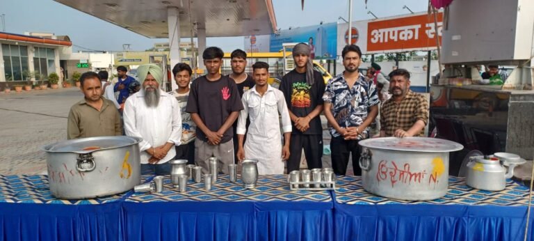 ਆਦਮਪੁਰ ਆਇਲ ਸਟੋਰ ਉਦੇਸੀਆਂ ਵਿਖੇ ਠੰਡੇ ਮਿੱਠੇ ਜਲ ਦੀ ਛਬੀਲ ਲਗਾਈ ਗਈ।