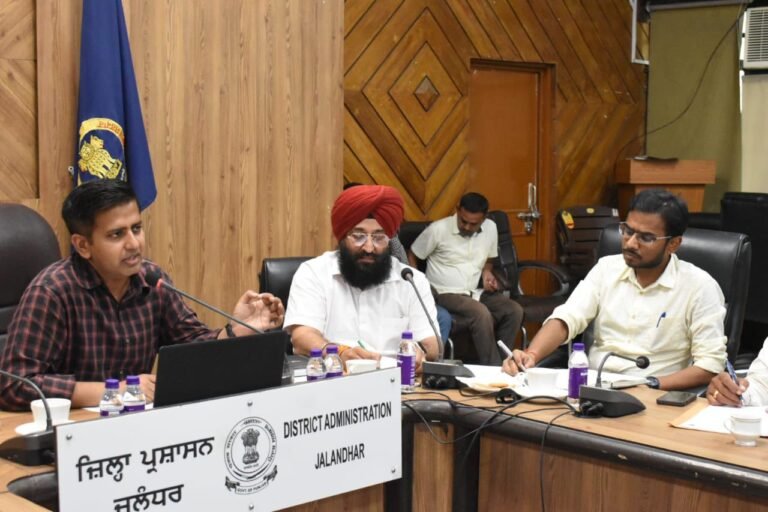 ਜ਼ਿਲ੍ਹੇ ਭਰ ਵਿੱਚ ਬਲੈਕ ਸਪਾਟਸ, ਜਿਥੇ ਅਕਸਰ ਸੜਕੀ ਦੁਰਘਟਨਾਵਾਂ ਹੁੰਦੀਆਂ ਹਨ, ਦੀ ਪਹਿਚਾਣ ਕਰਕੇ ਵਿਸਥਾਰਿਤ ਸੂਚੀ ਤਿਆਰੀ ਕੀਤੀ ਜਾਵੇ: ਡਾ. ਹਿਮਾਂਸ਼ੂ ਅਗਰਵਾਲ