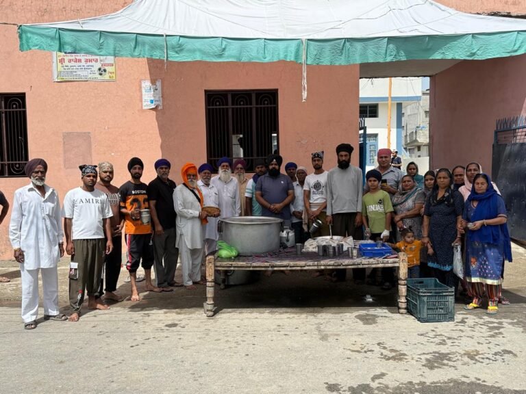 ਸ੍ਰੀ ਗੁਰੂ ਅਰਜਨ ਦੇਵ ਜੀ ਦੇ ਸ਼ਹੀਦੀ ਦਿਹਾੜੇ ਤੇ ਲਗਾਈ ਠੰਡੇ ਮਿੱਠੇ ਜਲ ਦੀ ਛਬੀਲ