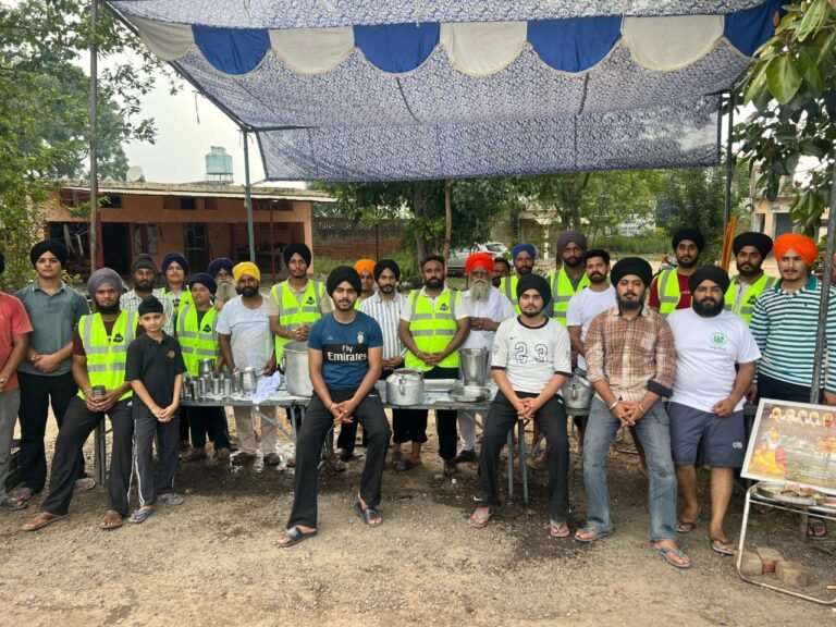 ਸ਼੍ਰੀ ਗੁਰੂ ਅਰਜਨ ਦੇਵ ਜੀ ਦੇ ਸ਼ਹੀਦੀ ਦਿਹਾੜੇ ਨੂੰ ਸਮਰਪਿਤ ਪਿੰਡ ਖੁਆਸਪੁਰਾ ਦੇ ਨੌਜਵਾਨਾਂ ਵੱਲੋਂ ਲਗਾਈ ਠੰਡੇ ਮਿੱਠੇ ਜਲ ਦੀ ਛਬੀਲ 