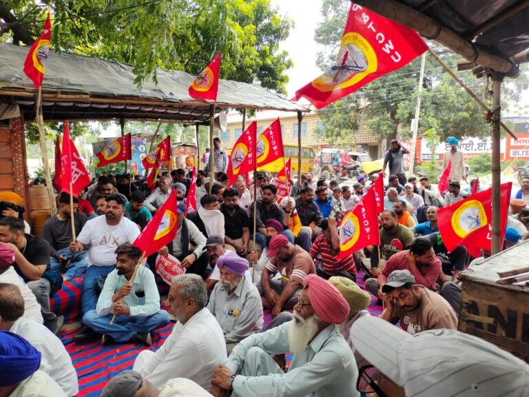 ਪਾਵਰਕੌਮ ਕਰਮੀਆਂ ਨੇ ਸਰਕਾਰ ਅਤੇ ਮੈਨੇਜਮੈਂਟ ਖਿਲਾਫ ਨਿੱਜੀਕਰਨ ਠੇਕਾ ਪ੍ਰਣਾਲੀ ਵਿਰੁੱਧ ਕੀਤਾ ਰੋਹ ਭਰਪੂਰ ਮੁਜ਼ਾਹਰਾ 