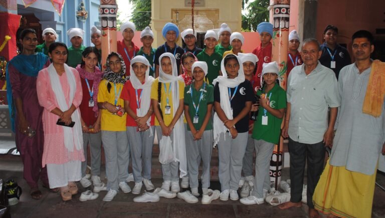 ਕੇ.ਸੀ. ਪਬਲਿਕ ਸਕੂਲ ਦੇ ਵਿਦਿਆਰਥੀਆਂ ਨੇ ਮੰਦਰ ਅਤੇ ਗਊਸ਼ਾਲਾ ਦੇ ਕੀਤੇ ਦਰਸ਼ਨ