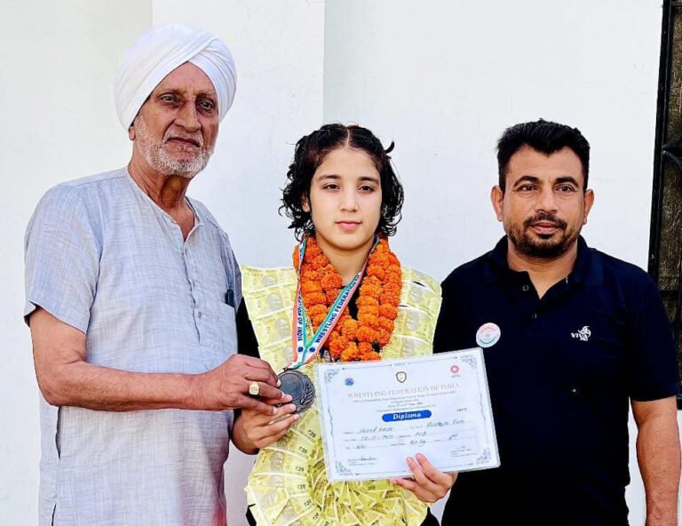 ਸ੍ਰੀ ਗੁਰੂ ਹਰਗੋਬਿੰਦ ਸਪੋਰਟਸ ਕਲੱਬ ਬਾਹੜੋਵਾਲ ਦੀ ਪਹਿਲਵਾਨ ਲੜਕੀ ਹੇਜ਼ਲ ਕੌਰ ਨੇ ਨੈਸ਼ਨਲ ਪੱਧਰ ‘ਤੇ ਮਹਿਲਾ ਕੁਸ਼ਤੀ ਚੈਪੀਅਨਸ਼ਿੱਪ ਵਿਚੋਂ ਕਾਂਸੀ ਦਾ ਮੈਡਲ ਜਿੱਤਿਆ