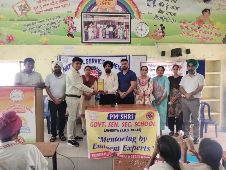 ਮੁਸ਼ਕਿਲ ਸਮੇਂ ਵਿੱਚ ਆਤਮ ਹੱਤਿਆ ਜੀਵਨ ਦਾ ਹੱਲ ਨਹੀਂ -ਡਾਇਰੈਕਟਰ ਚਮਨ ਸਿੰਘ 