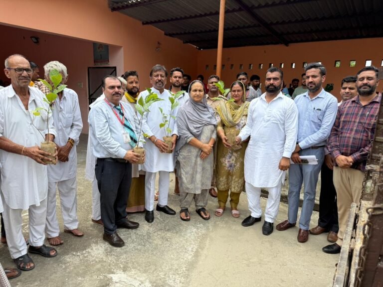 ਪੰਜਾਬ ਨੈਸ਼ਨਲ ਬੈਂਕ ਮੱਖੂਪੁਰ ਦੇ ਵੱਲੋਂ ਪਿੰਡਾਂ ਦੇ ਲੋਕਾਂ ਨੂੰ ਬੈਂਕ ਸਕੀਮਾਂ ਜਾਗਰੂਕਤਾ ਸਬੰਧੀ ਮੱਖੂਪੁਰ ਪਿੰਡ ਵਿਖੇ ਕੈਂਪ ਲਗਾਇਆ ਗਿਆ 