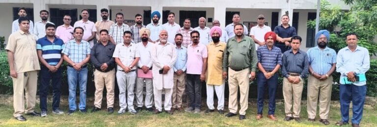 ਪੰਜਾਬ ਸਰਕਾਰ ਬੱਚਿਆਂ ਨੂੰ ਰੁਜ਼ਗਾਰ ਮੁੱਖੀ ਹੋਣ ਦਾ ਰਸਤਾ ਨਾ ਰੋਕੇ : ਦਿਨੇਸ਼ ਕਰੀਹਾ ਅਤੇ ਖਟਕੜ