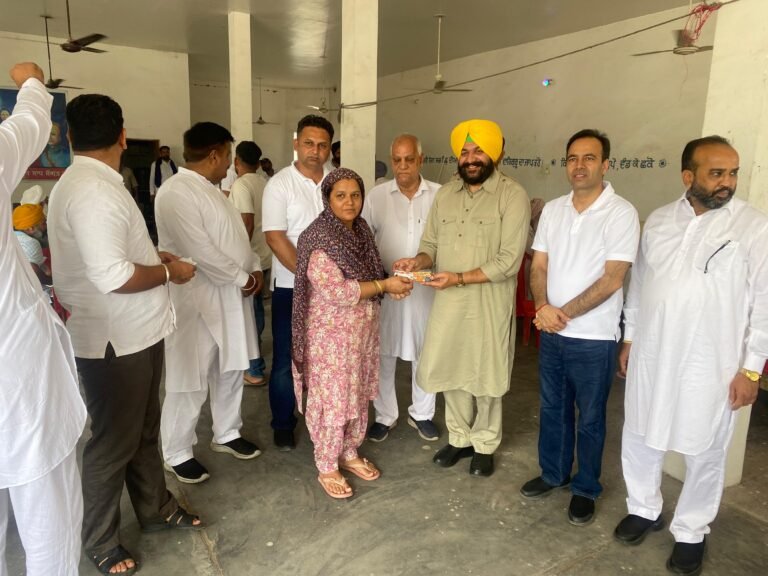 ਲੋਕ ਕੇਂਦਰ ਸਰਕਾਰ ਦੀਆਂ ਸਕੀਮਾਂ ਦਾ ਲਾਭ ਲੈ ਕੇ ਬੇਹੱਦ ਖੁਸ਼ – ਬਿਕਰਮ ਸਿੰਘ ਚੀਮਾ ਉਪ ਪ੍ਰਧਾਨ ਭਾਜਪਾ ਪੰਜਾਬ