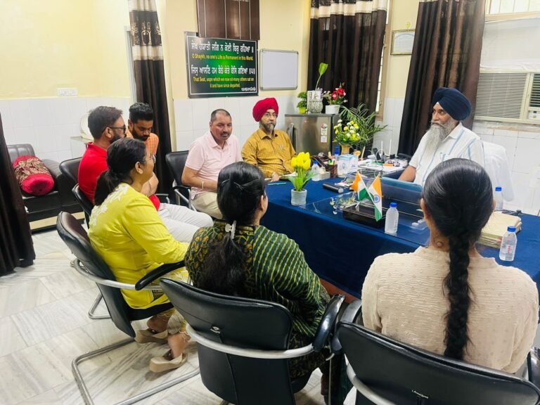 ਸਿਹਤ ਵਿਭਾਗ ਲੋਕਾਂ ਨੂੰ ਬਿਹਤਰ ਸਿਹਤ ਸਹੂਲਤਾਂ ਮੁਹੱਈਆ ਕਰਵਾਉਣ ਲਈ ਵਚਨਬੱਧ : ਸਿਵਲ ਸਰਜਨ ਡਾ. ਗੁਰਿੰਦਰਜੀਤ ਸਿੰਘ