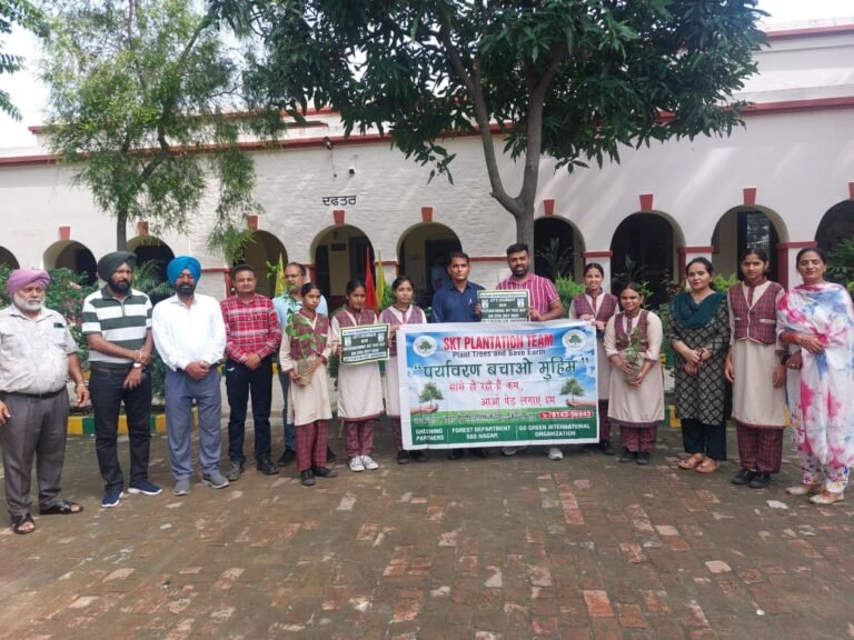 ਮੁਕੰਦਪੁਰ ਸਕੂਲ ’ਚ ਮਨਾਇਆ ਗਿਆ ਅੰਤਰਰਾਸ਼ਟਰੀ ‘ਮੇਰਾ ਰੁੱਖ ਦਿਵਸ’, ਲਗਾਏ ਗਏ ਫਲਦਾਰ, ਫੁੱਲਦਾਰ ਤੇ ਛਾਂਦਾਰ ਬੂਟੇ