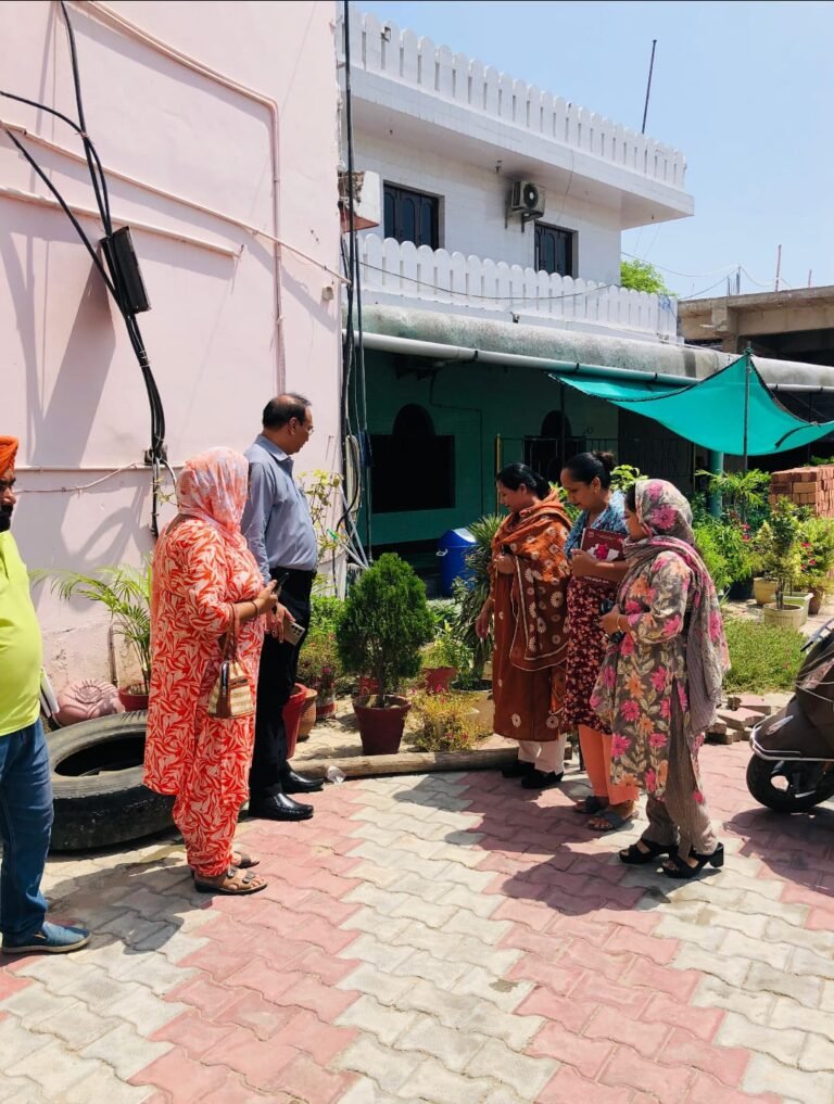 ਹਰ ਸ਼ੁਕਰਵਾਰ ਡੇਂਗੂ ਤੇ ਵਾਰ ਡਾਕਟਰ ਸਤਵਿੰਦਰ ਪਾਲ ਸਿੰਘ ਸੀਨੀਅਰ ਮੈਡੀਕਲ ਅਫਸਰ ਸ਼ਹੀਦ ਭਗਤ ਸਿੰਘ ਨਗਰ 