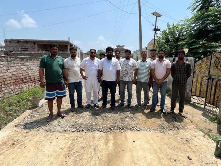ਪਿੰਡ ਹੈਂਡੋਬੇਟ  ਦੀ ਗਲੀ ਦਾ ਸਰਪੰਚ ਦਾਰਾ ਸਿੰਘ ਨੇ ਕਰਵਾਇਆ ਕੰਮ ਸ਼ੁਰੂ