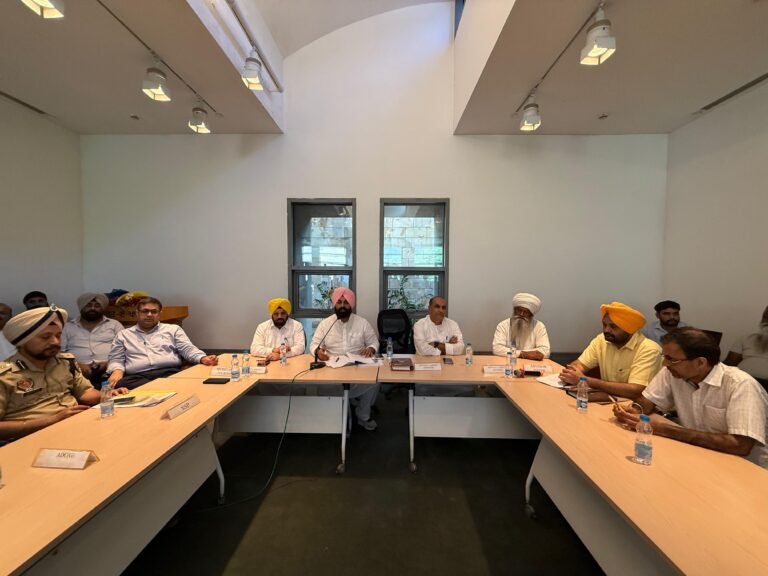 ਨੋਵੇਂ ਪਾਤਸ਼ਾਹ ਸ੍ਰੀ ਗੁਰੂ ਤੇਗ ਬਹਾਦਰ ਸਾਹਿਬ ਜੀ ਦੇ 350ਵੇਂ ਸ਼ਹੀਦੀ ਦਿਹਾੜੇ ਦੇ ਸਮਾਗਮਾਂ ਸਬੰਧੀ ਕੈਬਨਿਟ ਮੰਤਰੀਆਂ ਨੇ ਕੋਸਲਰਾਂ ਤੇ ਵਪਾਰ ਮੰਡਲਾਂ ਨਾਲ ਕੀਤੀ ਵਿਸੇਸ਼ ਮੀਟਿੰਗ