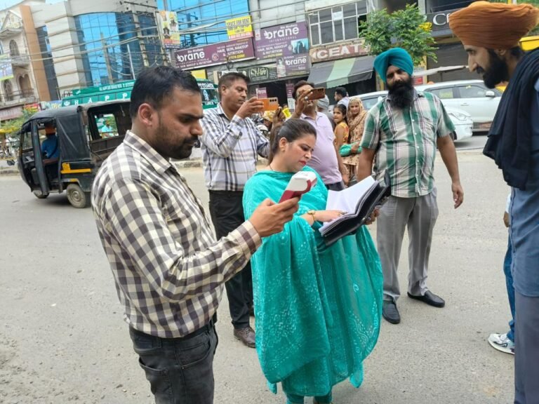 ਬਚਿਆਂ ਦੀ ਸੁਰੱਖਿਆ ਦੇ ਮੱਦੇਨਜ਼ਰ  ਸਕੂਲੀ ਵਾਹਨਾਂ ਦੀ ਚੈਕਿੰਗ, ਸੱਤ ਬਸਾਂ ਦੇ ਕਟੇ ਚਲਾਨ