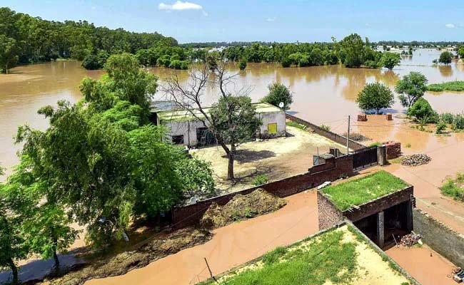 ਪੰਜਾਬ ਵਿਚ ਆਏ ਹੜ੍ਹਾਂ ਨਾਲ ਵਿਗੜੇ ਹਾਲਾਤਾਂ ਚ ਪੰਜਾਬ ਨੇ ਕੇਂਦਰ ਤੋਂ ਮੰਗਿਆ ਵਿਸ਼ੇਸ਼ ਪੈਕੇਜ