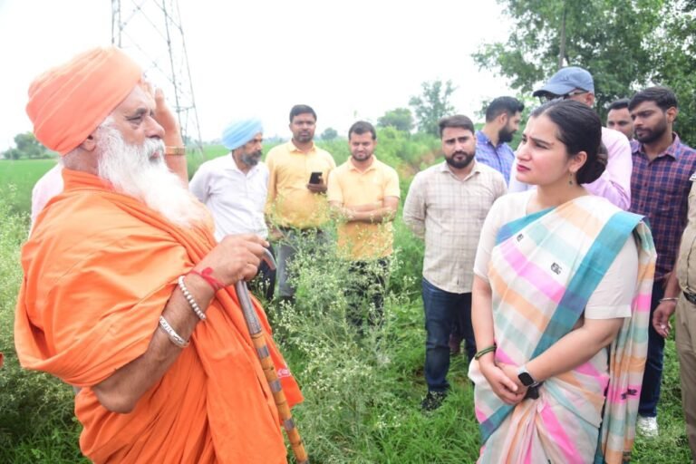 ਰਾਜ ਸਭਾ ਮੈਂਬਰ ਸੰਤ ਬਲਬੀਰ ਸਿੰਘ ਸੀਚੇਵਾਲ ਨੇ ਸਿੰਬਲੀ ਡਰੇਨ ਦਾ ਕੀਤਾ ਦੌਰਾ