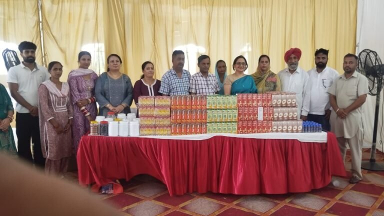ਆਯੁਰਵੈਦਿਕ ਅਤੇ ਹੋਮਿਓਪੈਥਿਕ ਮੁਫਤ ਮੈਡੀਕਲ ਕੈਂਪ ਲਗਾਇਆ