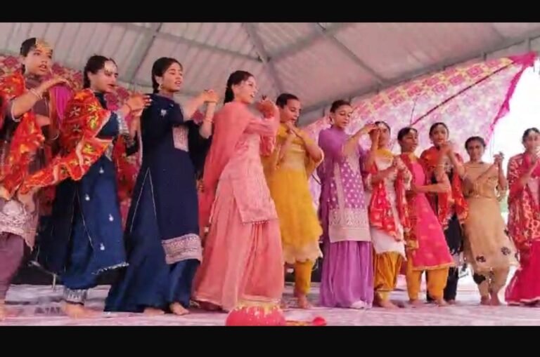 ਐਮਬੀਬੀ ਪਬਲਿਕ ਸਕੂਲ ਮੁੱਤੋਂ ਵਿਖੇ ਤੀਆਂ ਦਾ ਤਿਉਹਰ ਮਨਾਇਆ