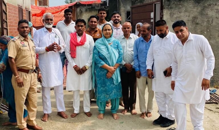 ਵਿਧਾਇਕ ਸੰਤੋਸ਼ ਕਟਾਰੀਆ ਨੇ ਸ਼੍ਰੀ ਕ੍ਰਿਸ਼ਨ ਜਨਮ ਅਸ਼ਟਮੀ ‘ਤੇ ਹਲਕੇ  ਦੇ ਵੱਖ-ਵੱਖ ਮੰਦਰਾਂ ਵਿੱਚ ਮੱਥਾ ਟੇਕਿਆ