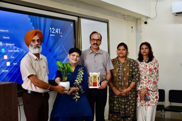 ਪੀ.ਏ.ਯੂ.- ਖੇਤੀਬਾੜੀ ਕਾਲਜ, ਬੱਲੇਵਾਲ ਸੱਖੜੀ ਵਿਖੇ ਵਿਦਿਆਰਥੀ ਜੀਵਨ ਵਿੱਚ ਤਣਾਅ ਅਤੇ ਭਾਵਨਾਵਾਂ ਤੇ ਕਾਬੂ ਪਾਉਣ ਸੰਬੰਧੀ ਕਾਊਂਸਲਿੰਗ ਸੈਸ਼ਨ ਆਯੋਜਿਤ