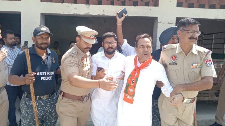 ਪਿੰਡ ਬਨਾਂ ਵਿੱਚ ਭਾਜਪਾ ਵਲੋਂ ਕੇਂਦਰ ਸਰਕਾਰ ਦੀਆਂ ਸਕੀਮਾਂ ਦੇ ਤਹਿਤ ਲਗਾਇਆ ਜਾਣਾ ਸੀ ਕੈਂਪ 