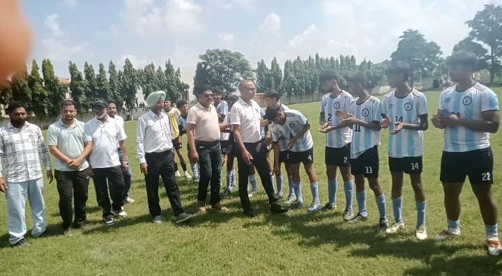 ਖੇਡਾਂ ਸਾਡੇ ਜੀਵਨ ਦਾ ਮਹੱਤਵਪੂਰਨ ਅੰਗ ਹਨ – ਪ੍ਰਿੰਸੀਪਲ ਦਲਜੀਤ ਬੋਲਾ 