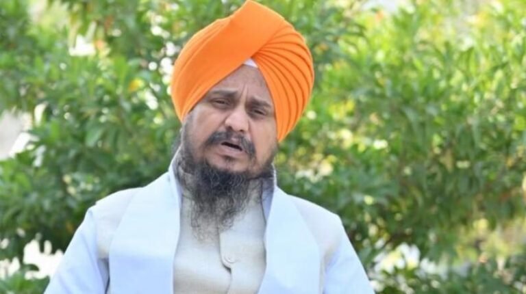 ਗਿਆਨੀ ਹਰਪ੍ਰੀਤ ਸਿੰਘ ਨੇ ਹੜ੍ਹ ਪ੍ਰਭਾਵਿਤ ਪਰਿਵਾਰਾਂ ਨੂੰ ਰਾਹਤ ਦੇਣ ਵਿੱਚ ਅਸਫਲ ਰਹਿਣ ਲਈ ਪੰਜਾਬ, ਕੇਂਦਰ ਦੀ ਨਿੰਦਾ ਕੀਤੀ