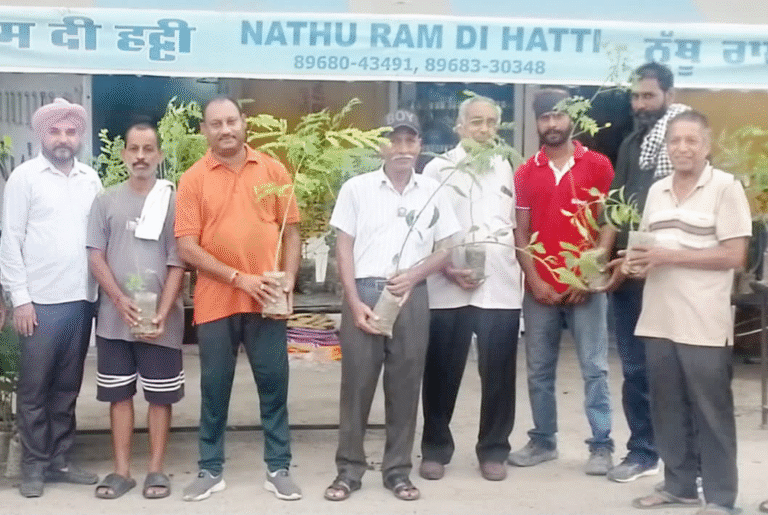 ਭਾਰਤ ਵਿਕਾਸ ਪ੍ਰੀਸ਼ਦ ਸਾਖਾ ਨੇ ਆਦਮਪੁਰ ਵਿਖੇ ਲਗਾਇਆ ਬੂਟਿਆਂ ਦਾ ਲੰਗਰ