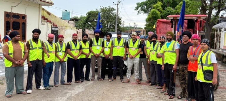 ਹੜ੍ਹ ਪੀੜਤ ਪਿੰਡਾਂ ‘ਚ ਰਾਸ਼ਣ ਤੇ ਪਸ਼ੂਆਂ ਦੇ ਚਾਰੇ ਦੀ ਕੀਤੀ ਗਈ ਸੇਵਾ