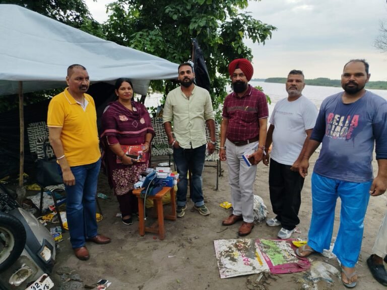 ਲੋਕਾਂ ਦੀ ਸਿਹਤ ਸੁਰੱਖਿਆ ਨੂੰ ਯਕੀਨੀ ਬਣਾਉਣ ਲਈ ਰੈਪਿਡ ਰਿਸਪਾਂਸ ਮੈਡੀਕਲ ਟੀਮਾਂ ਚੌਕਸ : ਡਾ. ਮਾਨ