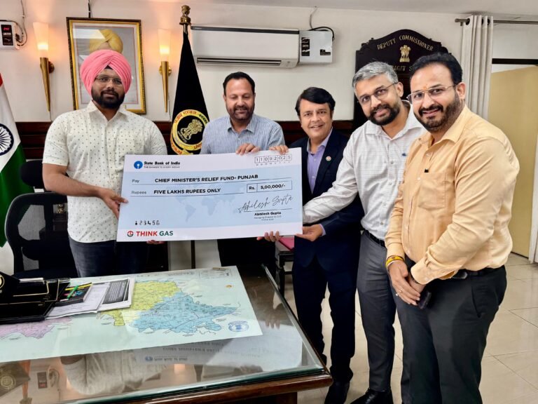 ਥਿੰਕ ਗੈਸ ਕੰਪਨੀ ਵਲੋੰ ਮੁੱਖ ਮੰਤਰੀ ਰਾਹਤ ਫੰਡ ਲਈ ਪੰਜ ਲੱਖ ਰੁਪਏ ਦਾ ਚੈੱਕ ਭੇਟ 
