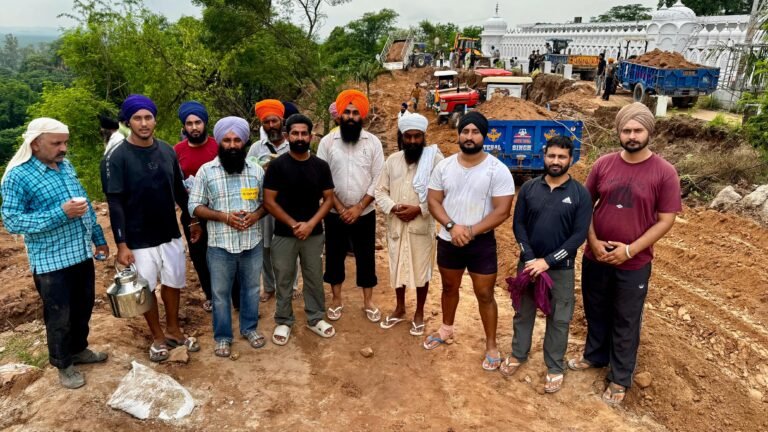 ਗੁਰਦੁਆਰਾ ਬਾਬਾ ਗੁਰਦਿੱਤਾ ਜੀ ਦੇ ਆਲੇ ਦੁਆਲੇ ਕੰਕਰੀਟ ਦੇ ਡੰਗੇ ਲਗਾਉਣ ਦੀ ਸੇਵਾ ਹੋਈ ਸ਼ੁਰੂ- ਹਰਜੋਤ ਸਿੰਘ ਬੈਂਸ 