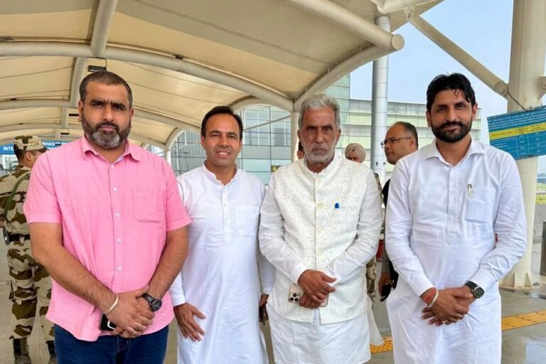 ਐਡਵੋਕੇਟ ਰਾਜਵਿੰਦਰ ਸਿੰਘ ਲੱਕੀ ਨੇ ਕੇਂਦਰੀ ਸਹਿਕਾਰਤਾ ਰਾਜ ਮੰਤਰੀ  ਕ੍ਰਿਸ਼ਨ ਪਾਲ ਗੁਰਜ਼ਰ ਨਾਲ ਕੀਤੀ ਮੁਲਾਕਾਤ।