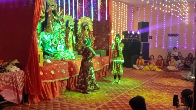 ਬਲਾਚੌਰ ਤੇ ਵੱਖ ਵੱਖ ਮੰਦਰਾਂ ਵਿੱਚ ਦੁਰਗਾ ਉਤਸਵ ਬੜੀ ਧੂਮ ਧਾਮ ਨਾਲ ਮਨਾਇਆ ਜਾ ਰਿਹਾ 