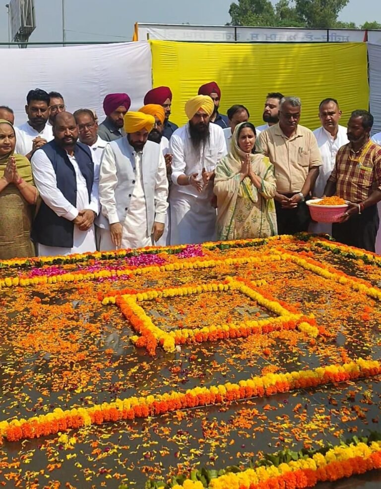 ਸਤਨਾਮ ਜਲਾਲਪੁਰ ਜਿਲ੍ਹਾ ਟੀਮ ਨਾਲ ਸ਼ਹੀਦ ਏ ਆਜ਼ਮ ਸਰਦਾਰ ਭਗਤ ਸਿੰਘ ਜੀ ਦੇ 118ਵੇਂ ਜਨਮਦਿਨ ਤੇ ਖਟਕੜ ਕਲਾਂ ਵਿਖੇ ਹੋਏ ਨਤਮਸਤਕ