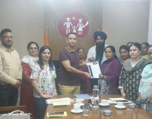 ਐਨ ਐਚ ਐਮ ਅਧੀਨ ਕੰਮ ਕਰ ਰਹੀਆਂ ਹੈਲਥ ਵਰਕਰਾਂ (ਫੀਮੇਲ) ਜਥੇਬੰਦੀ ਨੂੰ “ਬਰਾਬਰ ਕੰਮ, ਬਰਾਬਰ ਤਨਖਾਹ” ਮਾਨਯੋਗ ਹਾਈਕੋਰਟ ਦੇ ਫੈਸਲਾ 15 ਦਿਨਾ ਵਿੱਚ ਲਾਗੂ ਹੋਣ ਦਾ ਭਰੋਸਾ