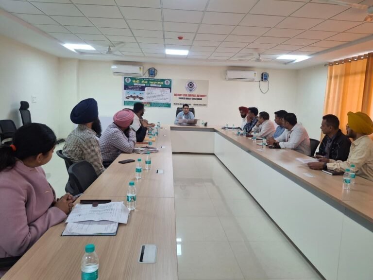 ਸੀ.ਜੇ.ਐੱਮ.-ਕਮ-ਸਕੱਤਰ ਜ਼ਿਲ੍ਹਾ ਕਾਨੂੰਨੀ ਸੇਵਾਵਾਂ ਅਥਾਰਟੀ ਡਾ. ਅਮਨਦੀਪ ਵੱਲੋ ਵੱਖ ਵੱਖ  ਬੈਂਕਾ ਦੇ ਅਧਿਕਾਰੀਆ ਨਾਲ  ਕੌਮੀ ਲੋਕ ਅਦਾਲਤ ਸਬੰਧੀ ਕੀਤੀ  ਮੀਟਿੰਗ