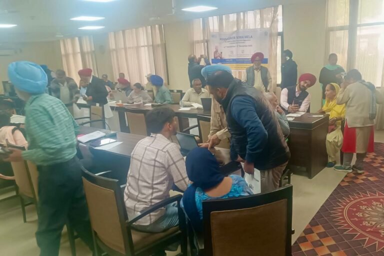 ਪੈਨਸ਼ਨਰ ਘਰ ਬੈਠੇ ਹੀ ਕਰ ਸਕਣਗੇ ਲਾਈਫ ਸਰਟੀਫਿਕੇਟ ਅਪਲੋਡ: ਜ਼ਿਲਾ ਖਜ਼ਾਨਾ ਅਫਸਰ 