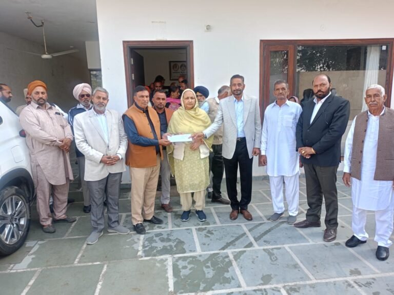 ਵਿਧਾਇਕਾ ਸੰਤੋਸ਼ ਕਟਾਰੀਆ ਵਲੋਂ ਨਿੱਘੀ ਦੇ ਵੱਖ-ਵੱਖ ਵਿਕਾਸ ਕਾਰਜਾਂ ਲਈ 17 ਲੱਖ ਦੀ ਗਰਾਂਟ ਜ਼ਾਰੀ 