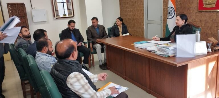 ਜ਼ਿਲਾ ਪ੍ਰੀਸ਼ਦ ਤੇ ਬਲਾਕ ਸੰਮਤੀ ਚੋਣਾਂ, ਵਧੀਕ ਡਿਪਟੀ ਕਮਿਸ਼ਨਰ ਨੇ ਰਿਟਰਨਿੰਗ ਅਧਿਕਾਰੀਆਂ ਤੋਂ ਲਿਆ ਵੋਟਾਂ ਦੀ ਗਿਣਤੀ ਦੀਆਂ ਤਿਆਰੀਆਂ ਦਾ ਜਾਇਜ਼ਾ 