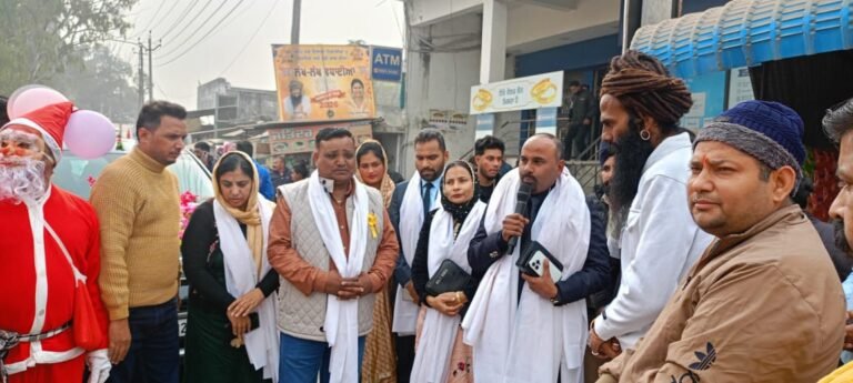 ਕ੍ਰਿਸਮਿਸ ਦਿਹਾੜੇ ਦੇ ਸਬੰਧ ‘ਚ ਇਸਾਈ ਭਾਈਚਾਰੇ ਨੇ ਕੱਢੀ ਸ਼ੋਭਾ ਯਾਤਰਾ