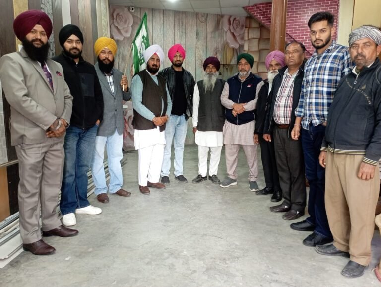 ਭਾਰਤੀ ਕਿਸਾਨ ਯੂਨੀਅਨ ਦੀ ਜਿਲ੍ਹਾਂ ਪੱਧਰੀ ਮੀਟਿੰਗ ਕਾਠਗੜ੍ਹ ਮੋੜ ਵਿਖੇ ਹੋਈ 