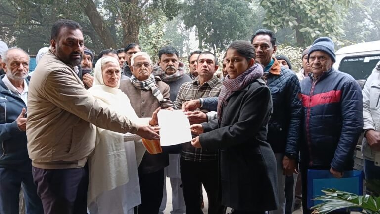 ਸਮਾਜਿਕ,ਧਾਰਮਿਕ ਸੰਗਠਨ ਅਤੇ ਸਨਾਤਨ ਧਰਮ ਸਭਾ ਬਲਾਚੌਰ ਨੇ  ਬੰਗਲਾਦੇਸ਼ ਵਿੱਚ ਹਿੰਦੂ ਨੌਜਵਾਨ ਦੀ ਸ਼ਰੇਆਮ ਹੱਤਿਆ ਤੇ ਜ਼ਾਹਿਰ ਕੀਤਾ ਸਖਤ ਵਿਰੋਧ